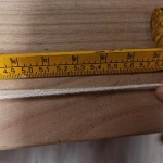 Wenn eine Schur verwendet wurde, die Zentimeteranzahl mit einem Zollstock abmessen.